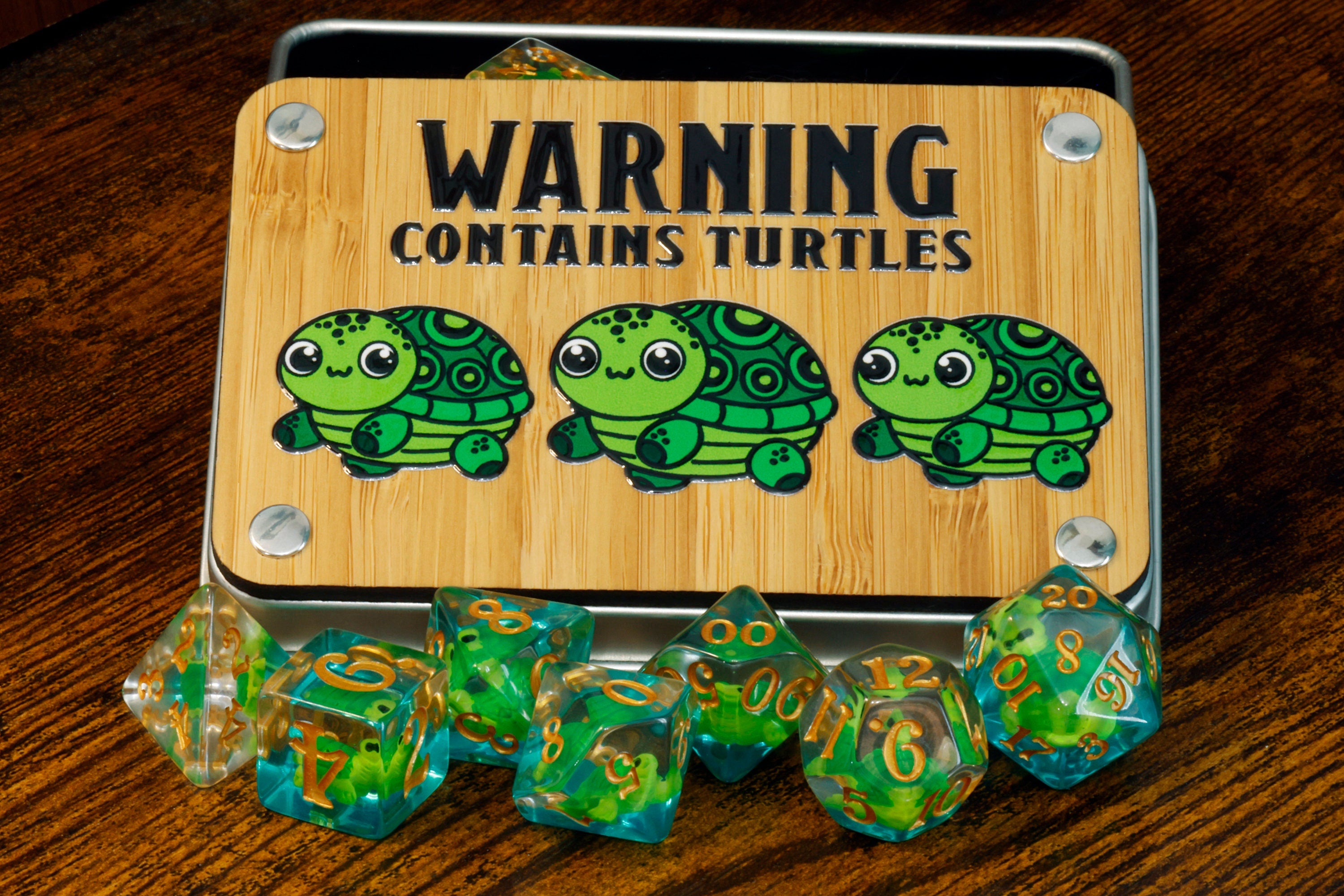 Green Turtle dice box and dice set