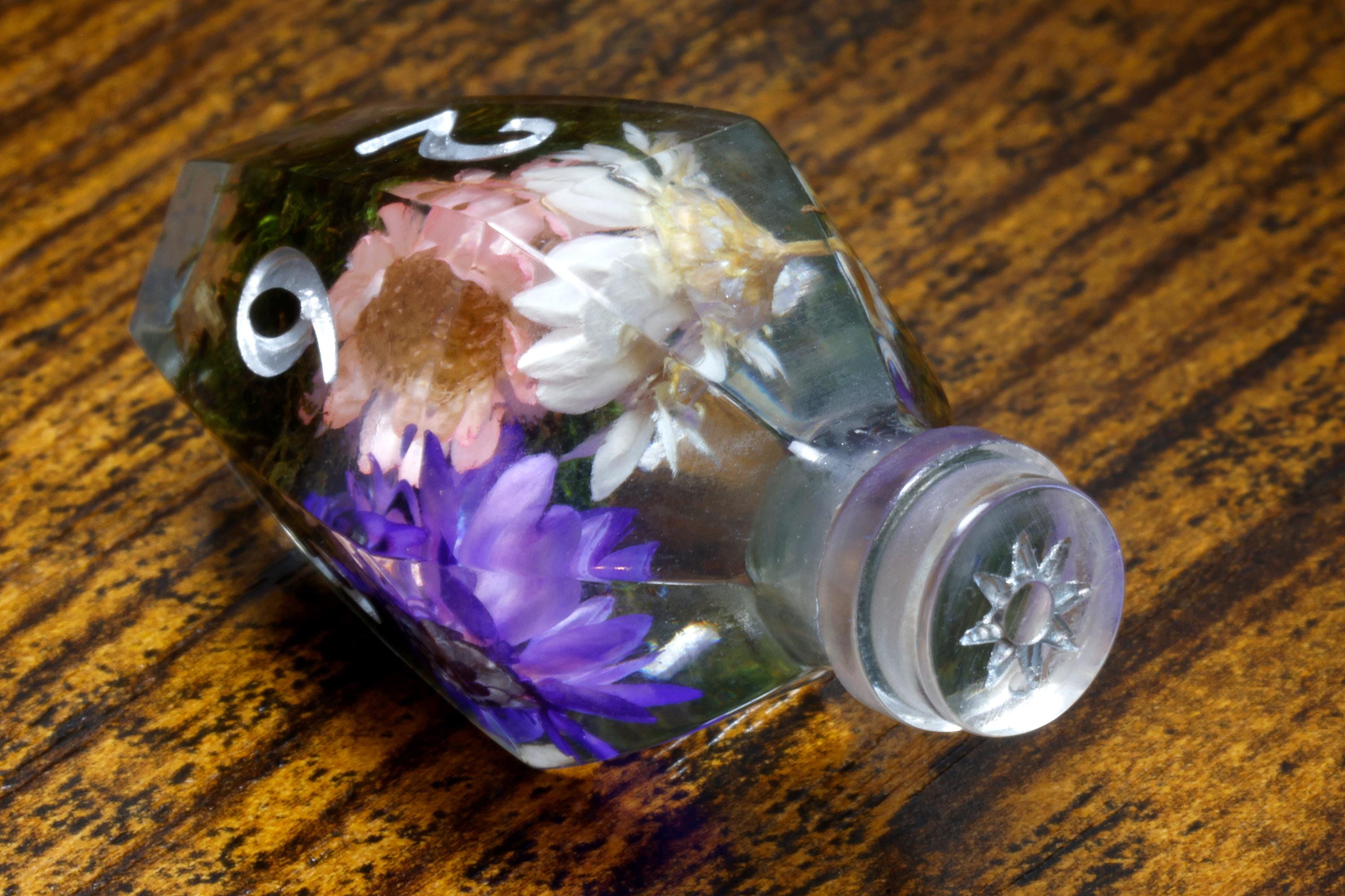 Floral Elixir D6 Potion Dice - Sharp-Edged Floral